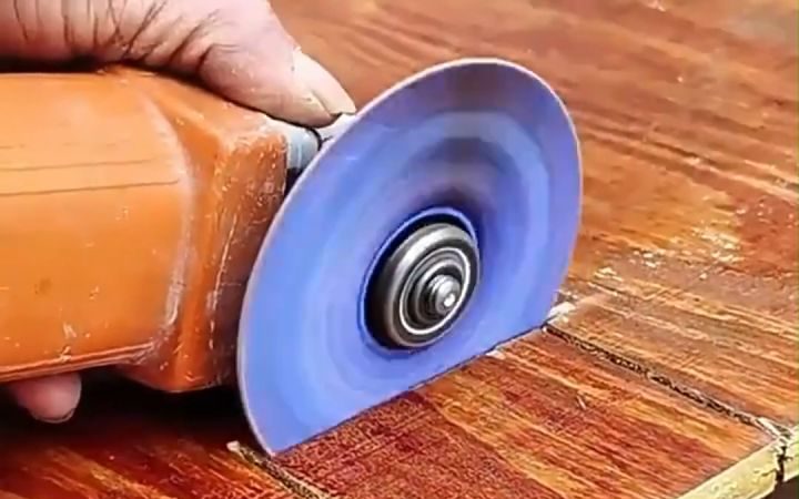 Lưỡi cắt gỗ được sử dụng trong máy cắt để cắt gỗ kể cả gỗ thịt